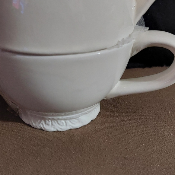 Vintage Teapot Cup Set Stacked White Porcelain with Relief Molded White Flowers - Picture 14 of 15